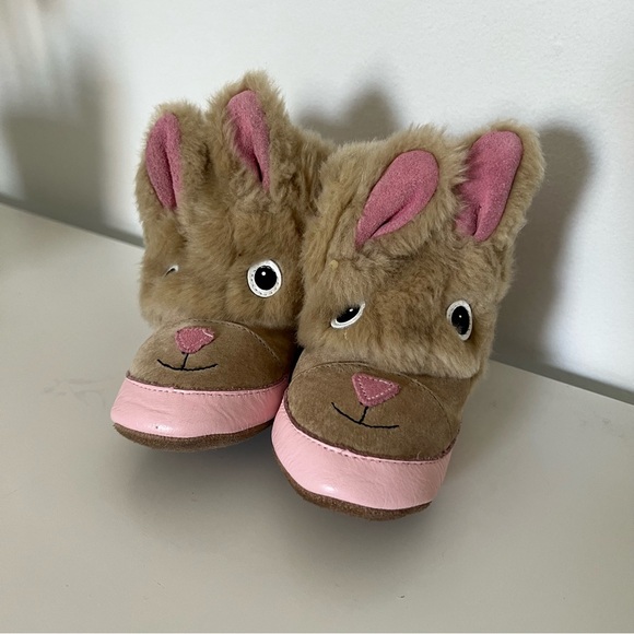 Robeez walking boots! - Picture 2 of 10